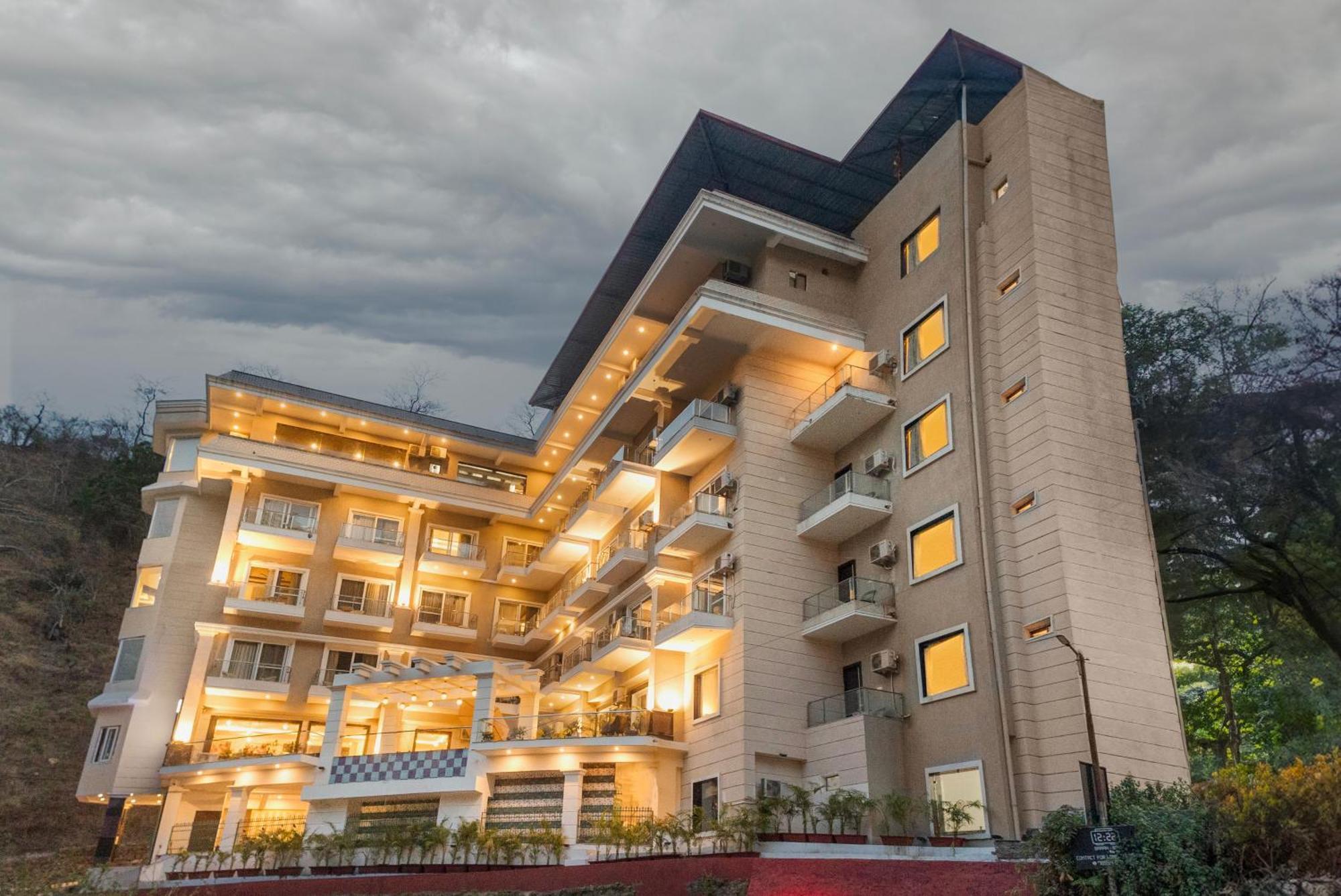 Stone Wood Hotel, Рішикеш Екстер'єр фото