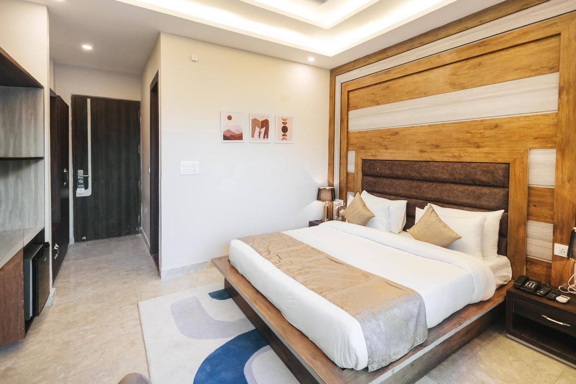 Stone Wood Hotel, Рішикеш Екстер'єр фото