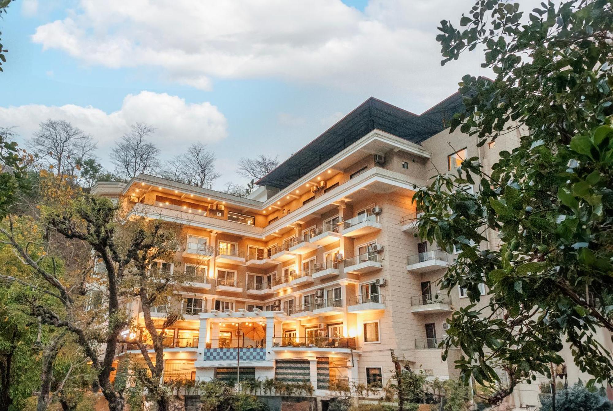 Stone Wood Hotel, Рішикеш Екстер'єр фото